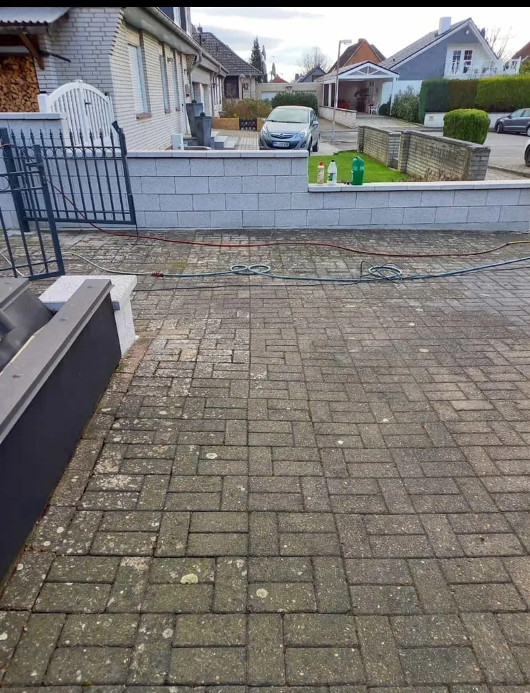 Pflasterreinigung – zweite Ansicht vorher